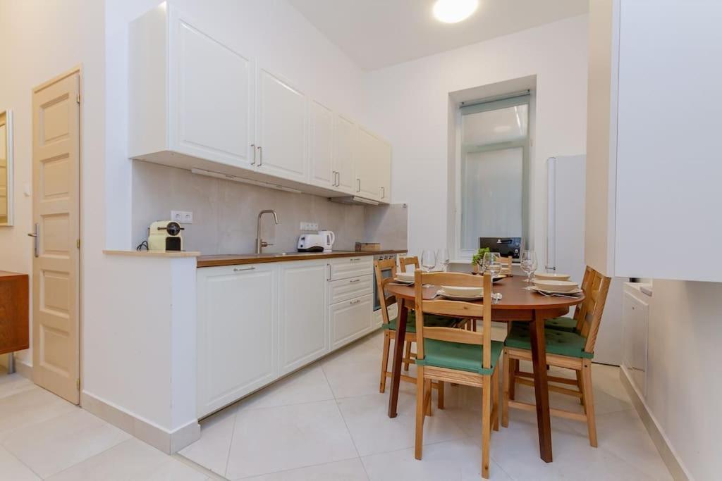 Apartment Bartok Boulevard By Nw